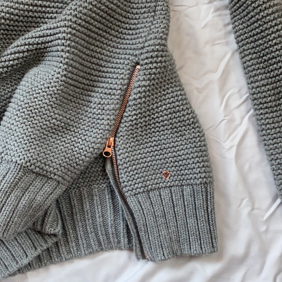 Lululemon sweater - Picture 2 of 3